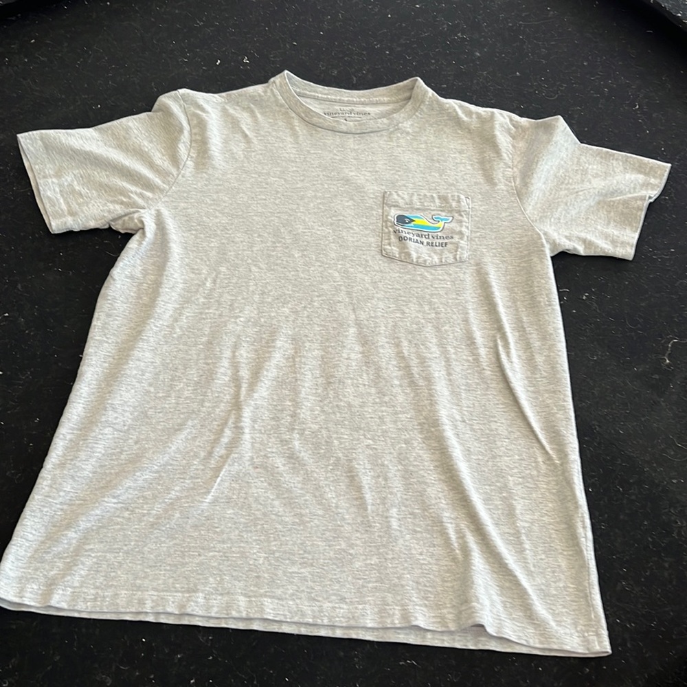 Vineyard vines unisex tshirt